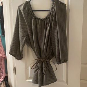 Maurice’s top , never worn super cute .